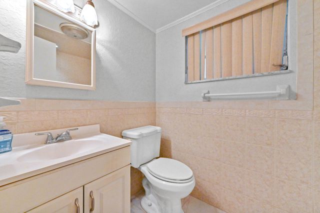 240 Croton Avenue 102, Lantana, FL 33462