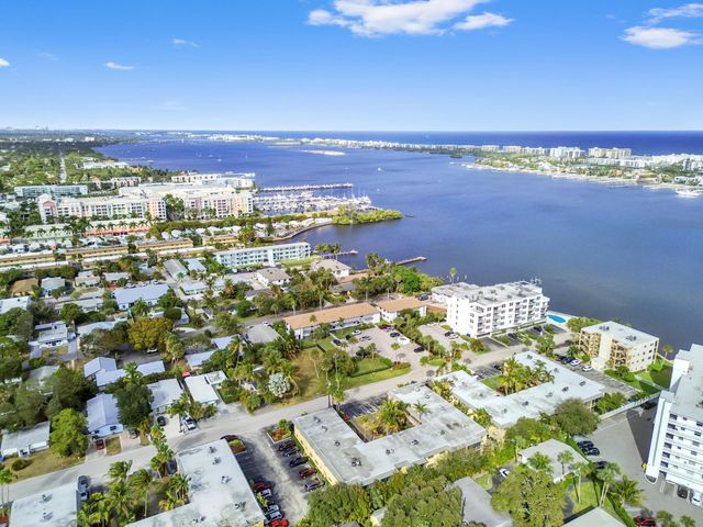 240 Croton Avenue 102, Lantana, FL 33462