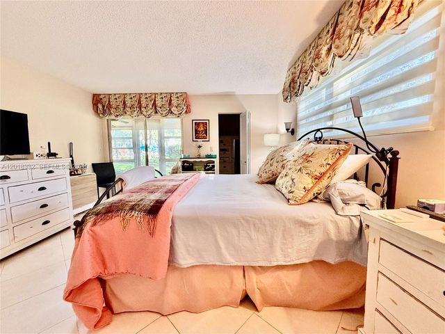 2301 Lucaya Lane O1, Coconut Creek, FL 33066