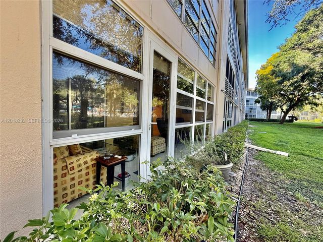 2301 Lucaya Lane O1, Coconut Creek, FL 33066