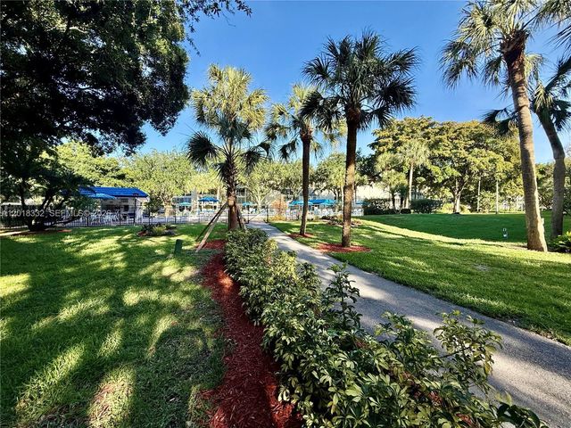 2301 Lucaya Lane O1, Coconut Creek, FL 33066