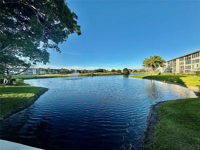 2301 Lucaya Lane O1, Coconut Creek, FL 33066