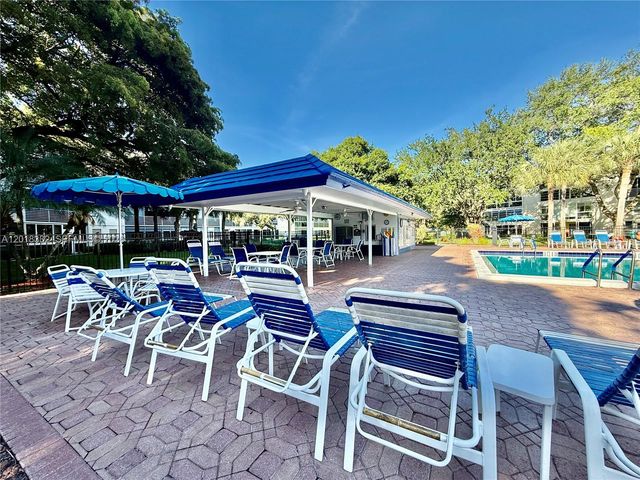2301 Lucaya Lane O1, Coconut Creek, FL 33066