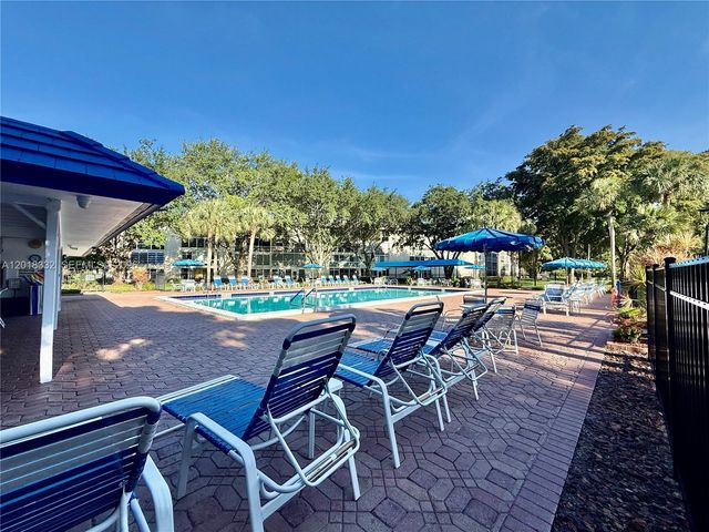 2301 Lucaya Lane O1, Coconut Creek, FL 33066
