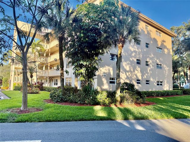 2301 Lucaya Lane O1, Coconut Creek, FL 33066