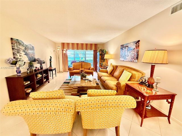 2301 Lucaya Lane O1, Coconut Creek, FL 33066