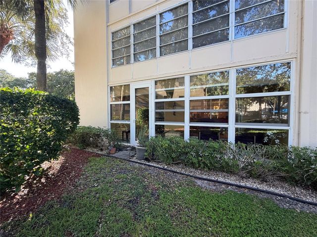 2301 Lucaya Lane O1, Coconut Creek, FL 33066