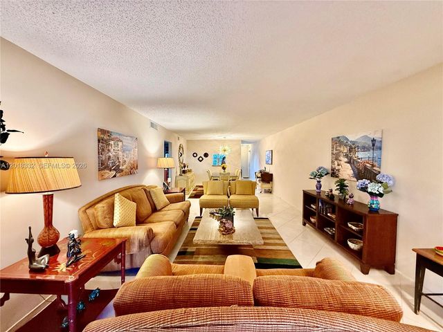 2301 Lucaya Lane O1, Coconut Creek, FL 33066