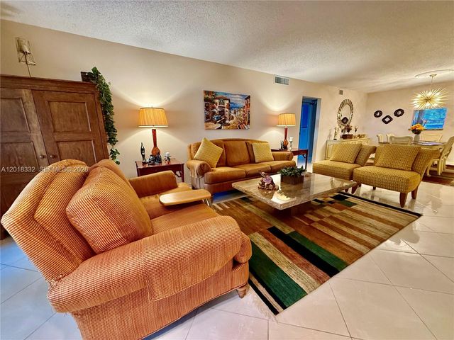 2301 Lucaya Lane O1, Coconut Creek, FL 33066