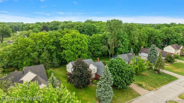 1719 Hickory Bark Lane, Bloomfield Hills, MI 48304