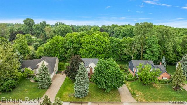 1719 Hickory Bark Lane, Bloomfield Hills, MI 48304