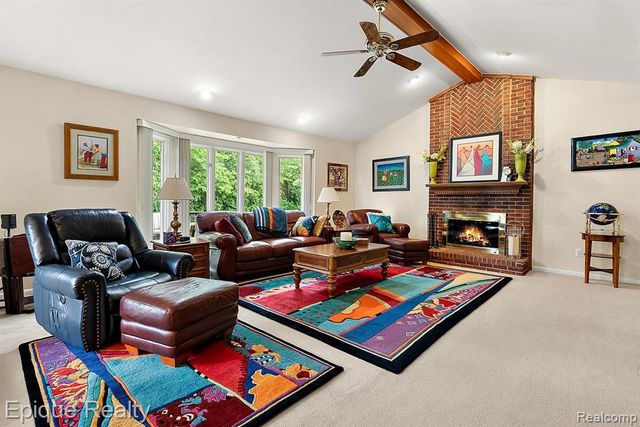 1719 Hickory Bark Lane, Bloomfield Hills, MI 48304