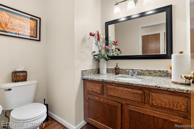 1719 Hickory Bark Lane, Bloomfield Hills, MI 48304