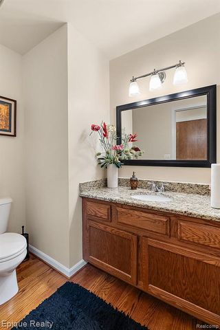 1719 Hickory Bark Lane, Bloomfield Hills, MI 48304