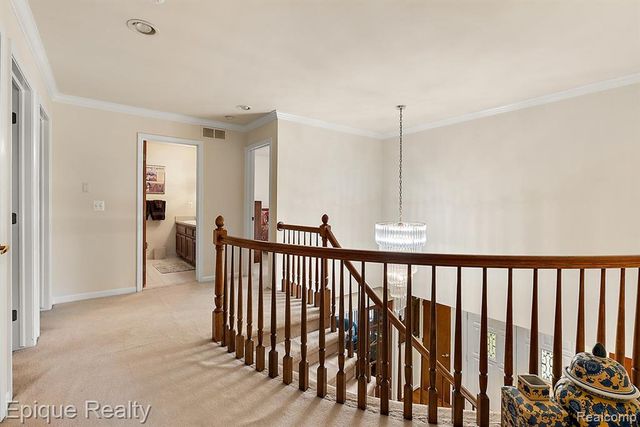 1719 Hickory Bark Lane, Bloomfield Hills, MI 48304
