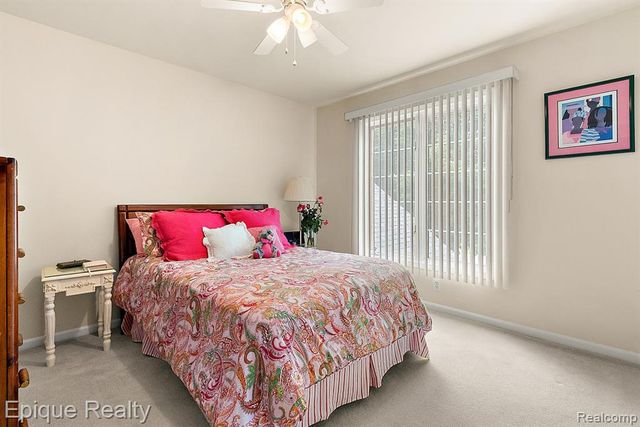 1719 Hickory Bark Lane, Bloomfield Hills, MI 48304