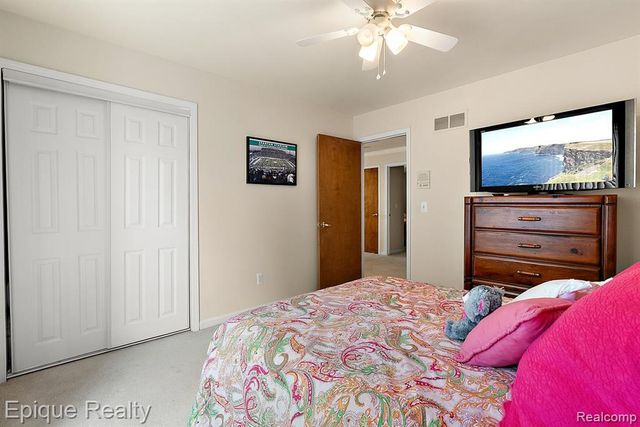 1719 Hickory Bark Lane, Bloomfield Hills, MI 48304