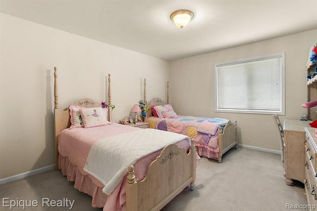 1719 Hickory Bark Lane, Bloomfield Hills, MI 48304