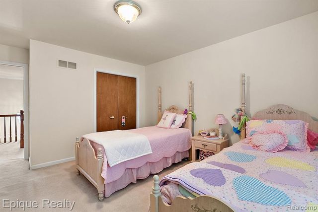 1719 Hickory Bark Lane, Bloomfield Hills, MI 48304