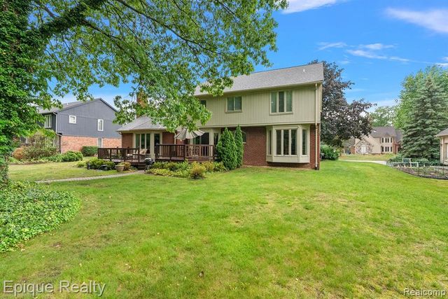 1719 Hickory Bark Lane, Bloomfield Hills, MI 48304