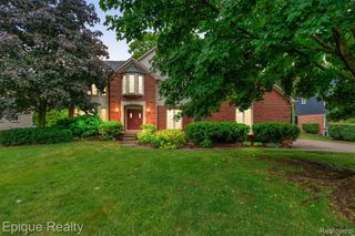 1719 Hickory Bark Lane, Bloomfield Hills, MI 48304
