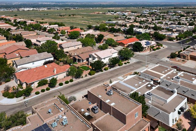 7352 BOXWOOD Avenue NE, Albuquerque, NM 87113