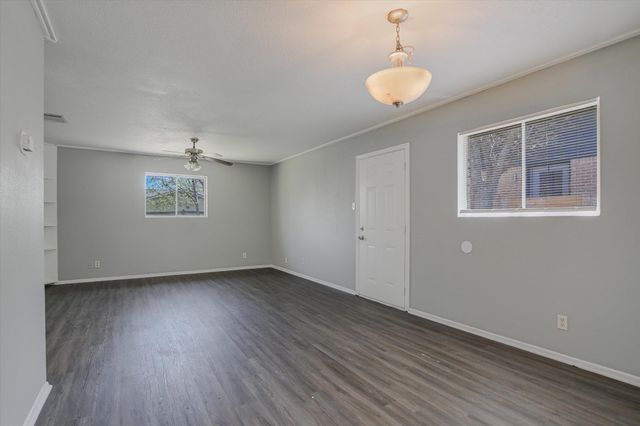 1811 Magnolia DR B, Round Rock, TX 78664