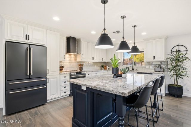 2115 E STATE Avenue, Phoenix, AZ 85020