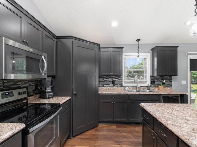 1180 Farmers Lane, Belle Plaine, MN 56011