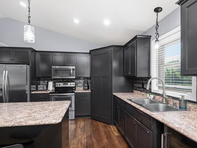 1180 Farmers Lane, Belle Plaine, MN 56011