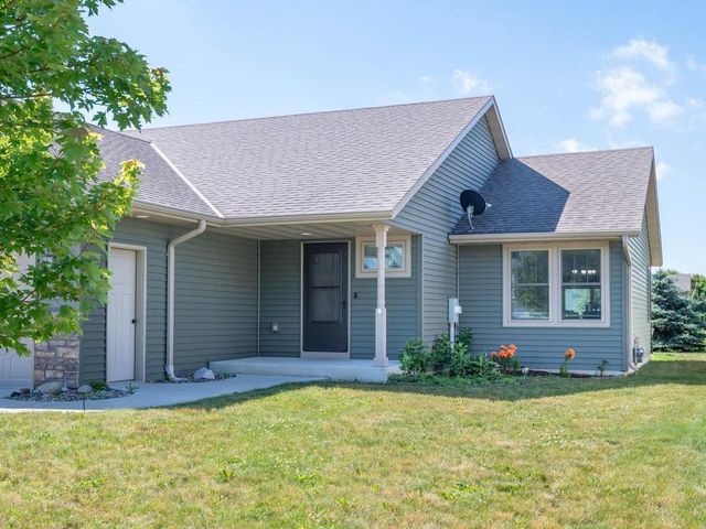 1180 Farmers Lane, Belle Plaine, MN 56011