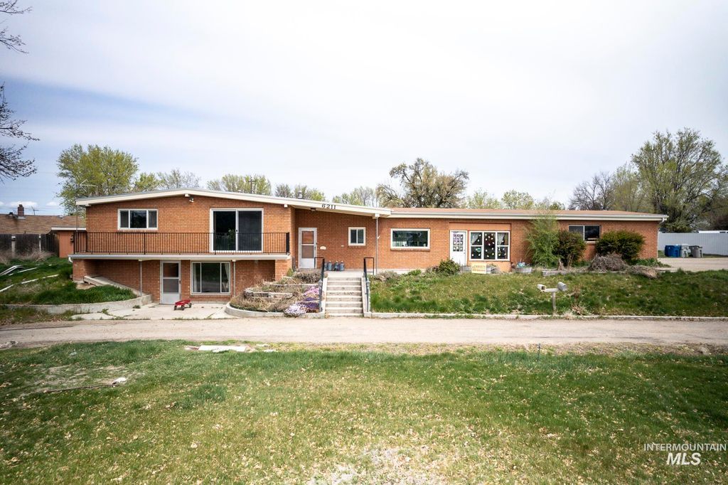 6211 Cleveland Blvd, Caldwell, ID 83634
