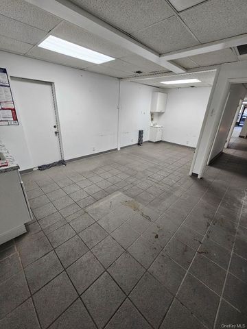 86-20 Jamaica Avenue, Woodhaven, NY 11421