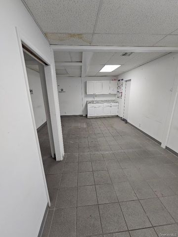 86-20 Jamaica Avenue, Woodhaven, NY 11421