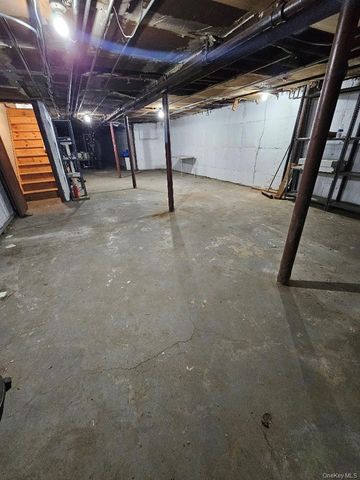 86-20 Jamaica Avenue, Woodhaven, NY 11421