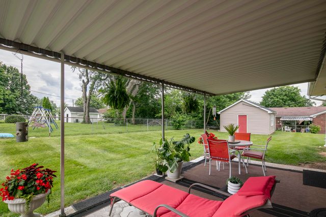 500 Greenbriar Drive, Nicholasville, KY 40356