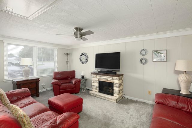 500 Greenbriar Drive, Nicholasville, KY 40356