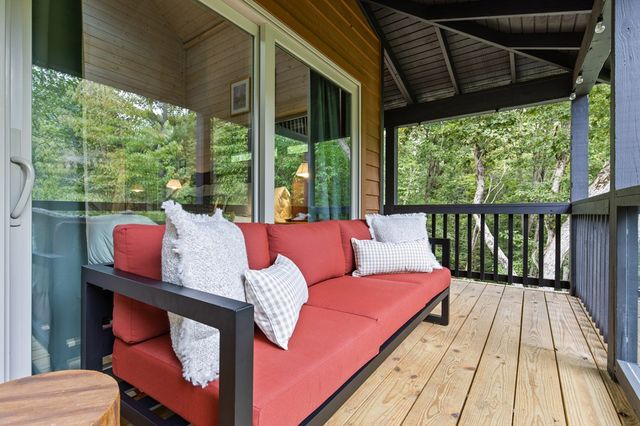 320 Hickory Ridge Drive, Cleveland, GA 30528