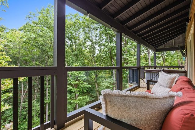 320 Hickory Ridge Drive, Cleveland, GA 30528