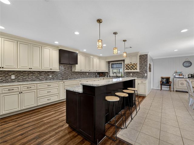 4615 KINGS POINT COURT, Lakeland, FL 33813