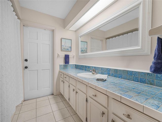 4615 KINGS POINT COURT, Lakeland, FL 33813