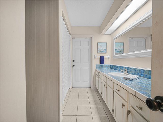 4615 KINGS POINT COURT, Lakeland, FL 33813