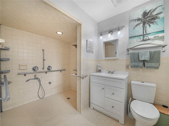 4615 KINGS POINT COURT, Lakeland, FL 33813