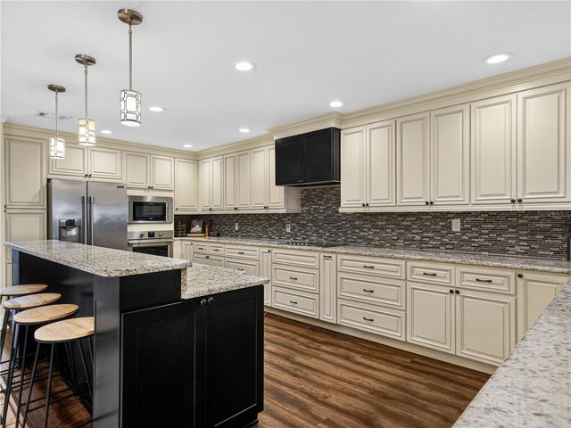 4615 KINGS POINT COURT, Lakeland, FL 33813