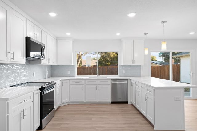 1528 W Spring Creek Parkway, Plano, TX 75023