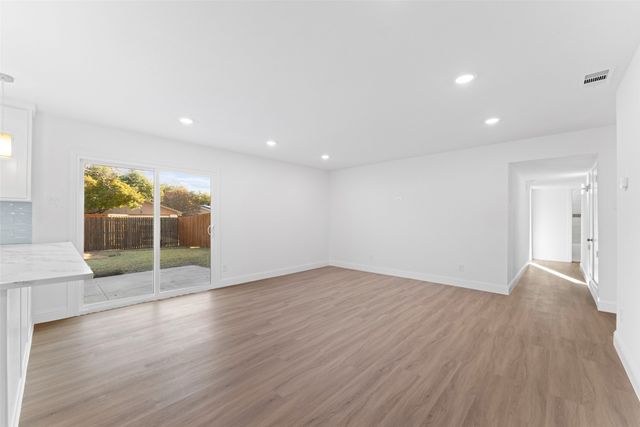 1528 W Spring Creek Parkway, Plano, TX 75023