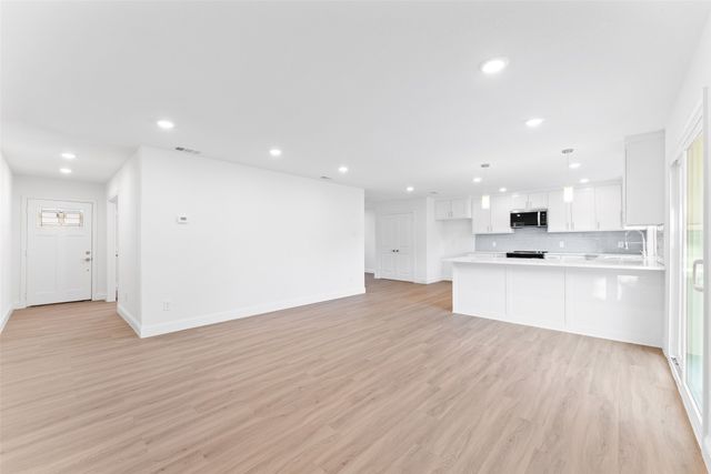 1528 W Spring Creek Parkway, Plano, TX 75023