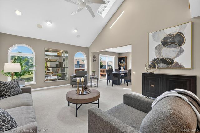 237 Winslow Circle, Commerce Charter Township, MI 48390