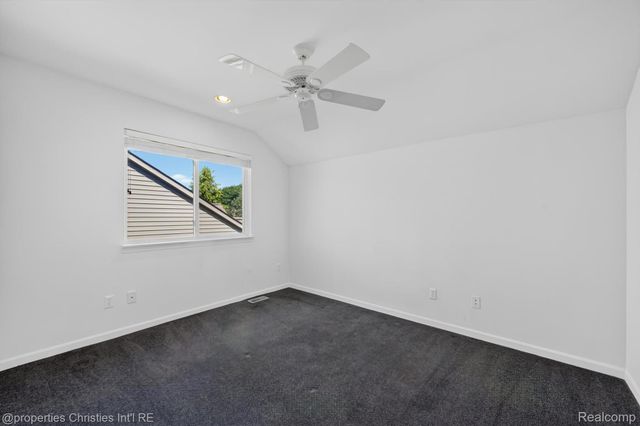 237 Winslow Circle, Commerce Charter Township, MI 48390
