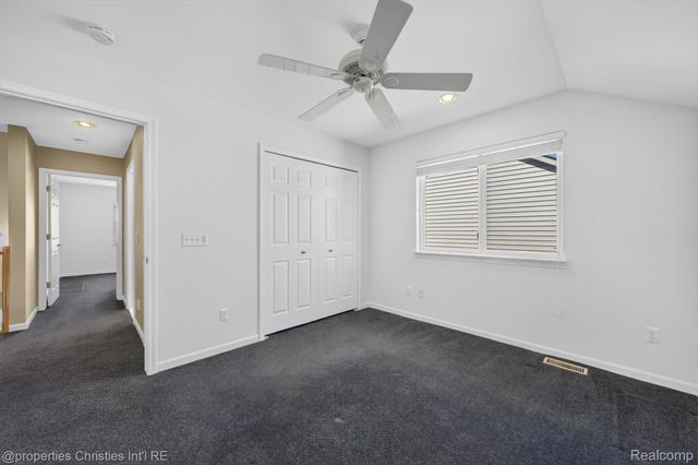 237 Winslow Circle, Commerce Charter Township, MI 48390